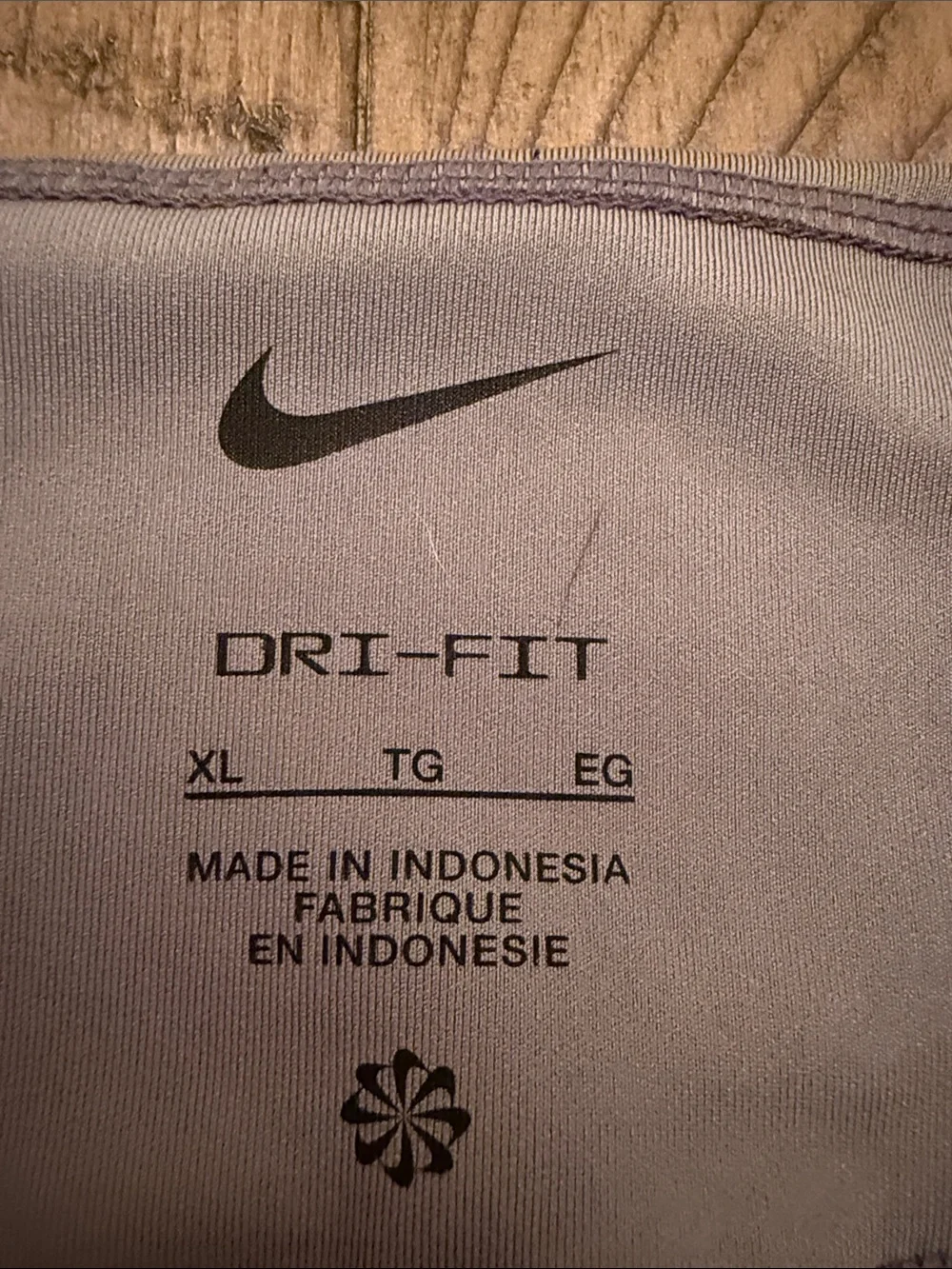 Nike Girls' Gray Athletic Leggings with Contrast Stitching